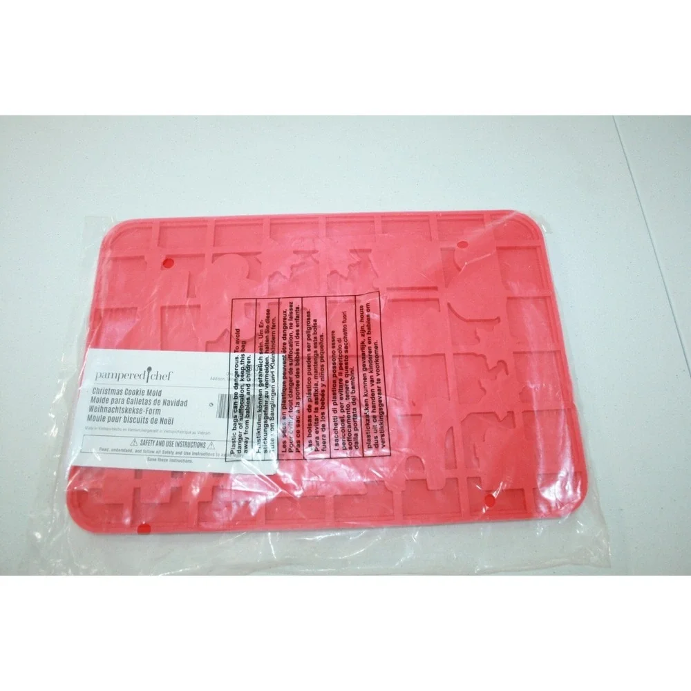 Pampered‎ Chef Christmas Silicone Cookie Chocolate Mold Red #100134 NEW SEALED